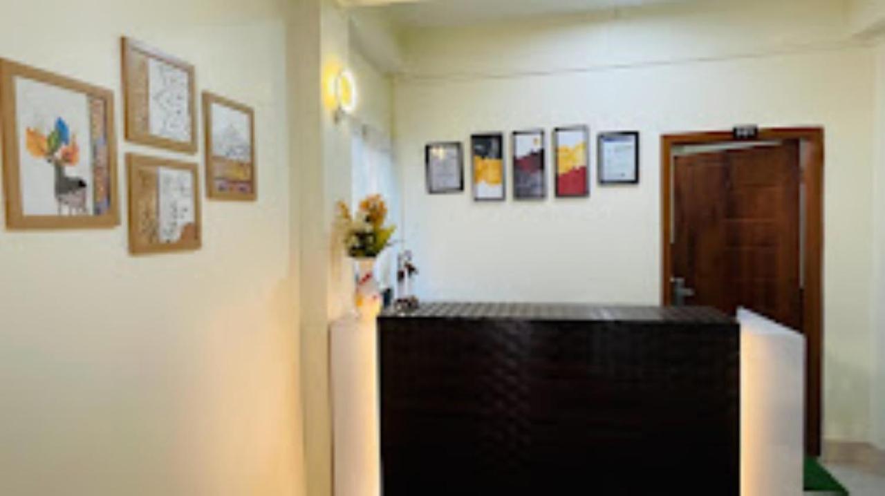 Hotel Sunrise Imphal Buitenkant foto